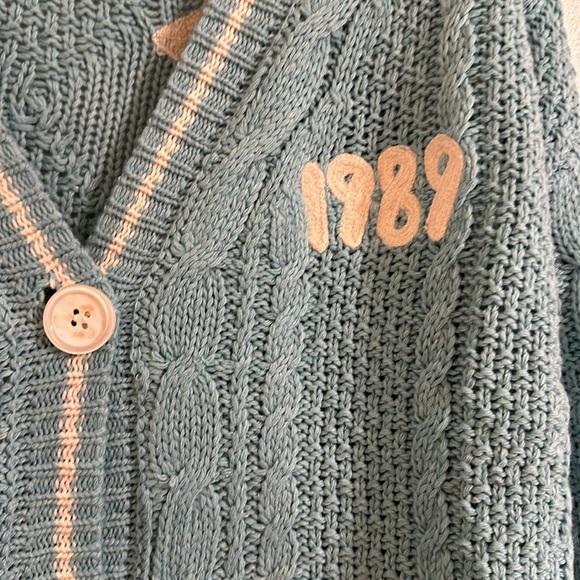 1989 Cardigan - Picture 2 of 7